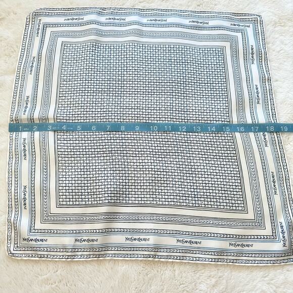 NEW!!! Yves Saint Laurent silk square scarf Authentic - Picture 4 of 5